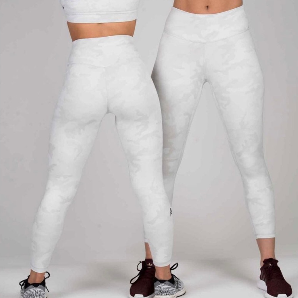 P’Tula Mystique White Camo Leggings